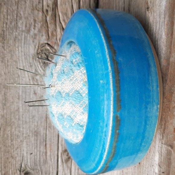 Vintage Pin Cushion - Picture 1 of 4